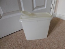 TUPPERWARE Vintage Storage Container with pouring seal