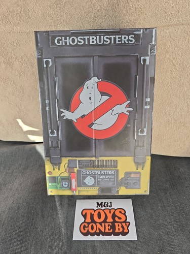 Doctor collector ghostbusters - collector,