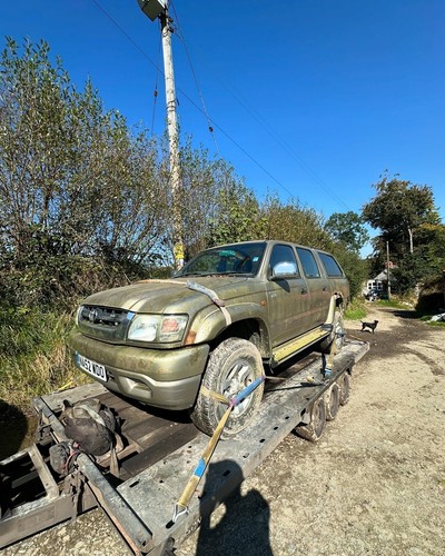 2002 toyota hilux - toyota, breaking
