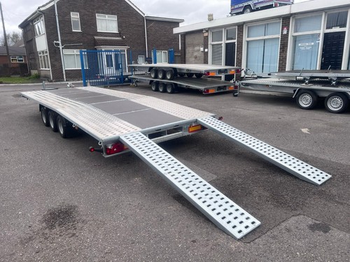 New trailer beaver - tail, triple