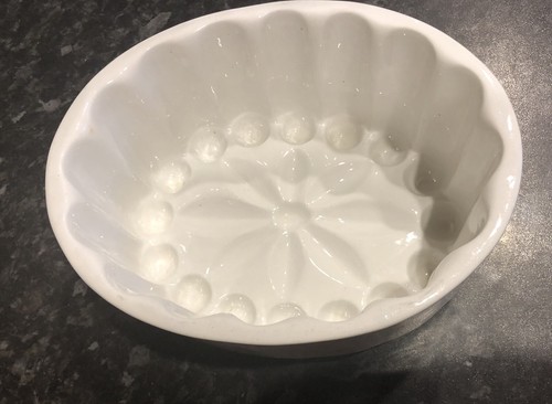 Antique white semi - antique, porcelain