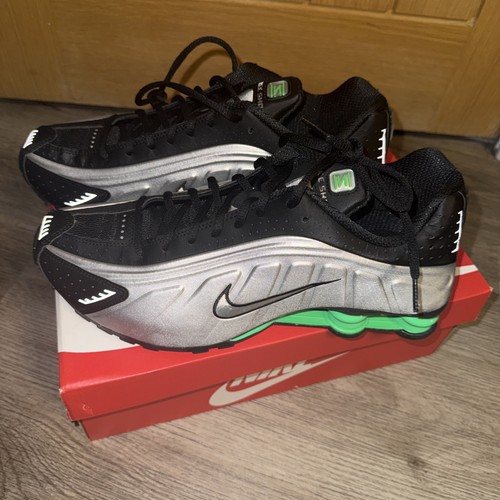 Nike shox size 10 - r4, new