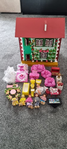 Vintage dolls house with - dolls,