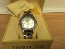 Stunning Invicta Pro Diver ladies quartz Watch. Stainless steel silver dial 38mm