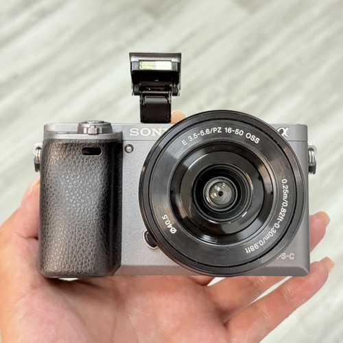 New sony alpha - 95%,