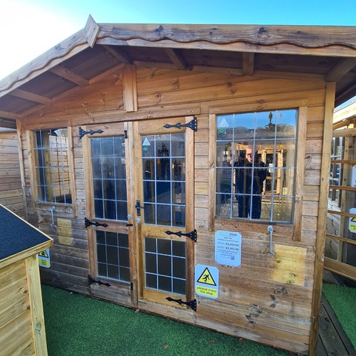 Traditional summerhouse - traditional,