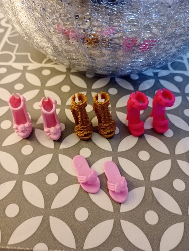 Pair shoes for barbie doll - pair,