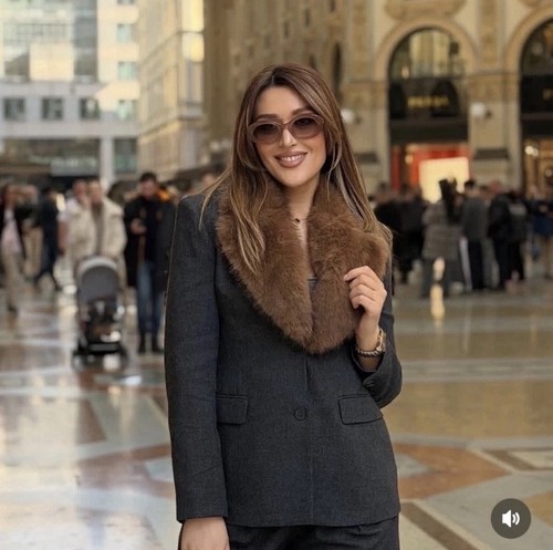 Zara size fw25 fitted - size,