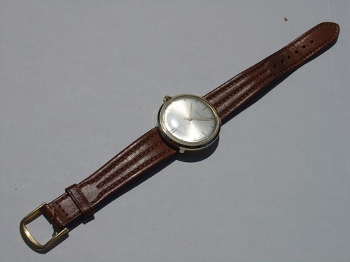 Vintage gold tone sovereign - vintage,