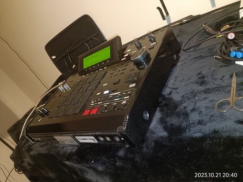 Akai mpc 2500 - akai,