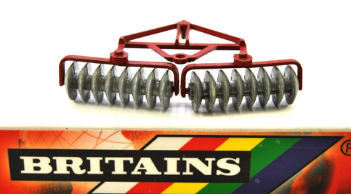 1960 red britains farm - 1:32,