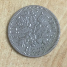 1962 SIXPENCE COIN / QUEEN