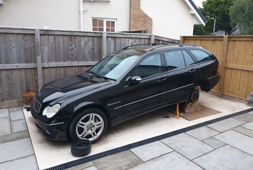 Breaking mercedes c32 amg - c32, w203