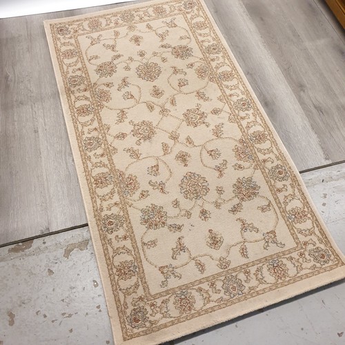 Carpet right traditional beige - right,