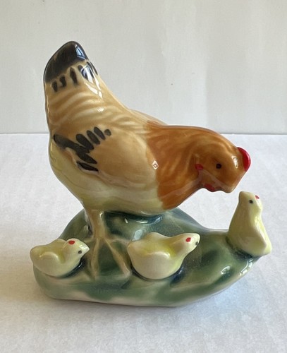 Ceramic mother hen figure with - hen,