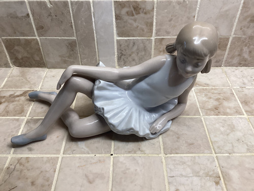 Nao lladro ballerina lying - nao,