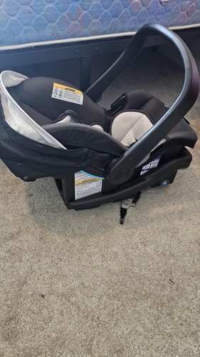 Baby trend infant car - infant, seat