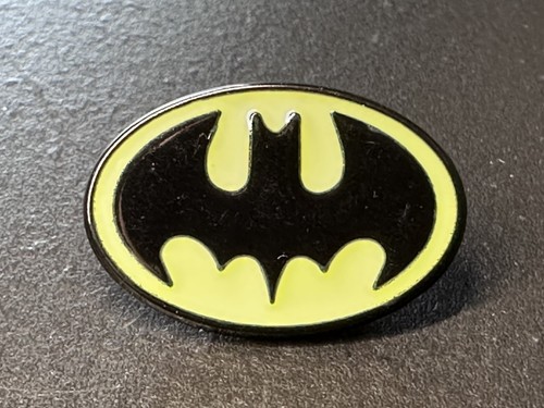 Batman enamel pin - enamel, badge
