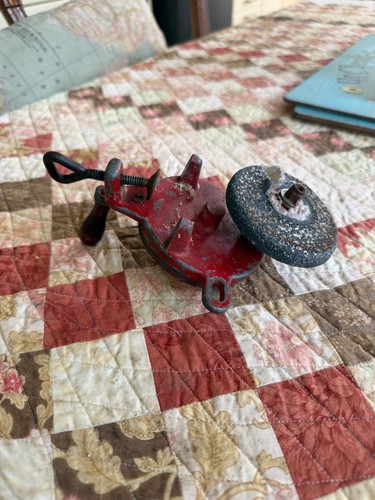 Vintage hand crank - hand, bench