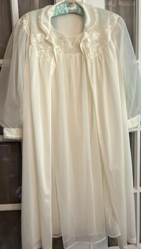 Vtg nightgown robe - 50’s,