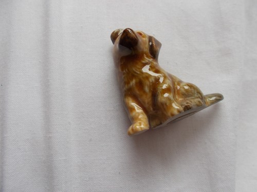 Wade alsation sitting puppy - ,