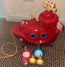 Twirlywoos Big Red Boat With 5 Figures Inc Peekaboo working lights no sound 
