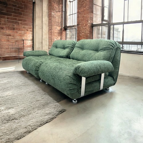 Sofa settee green - sofa, mid