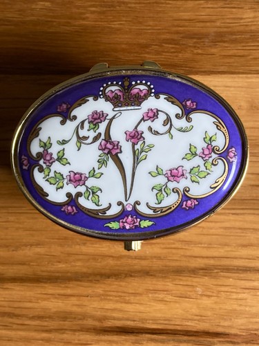 Pill box from the royal - from,