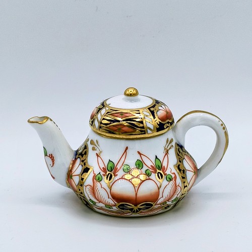 Royal crown derby - royal,