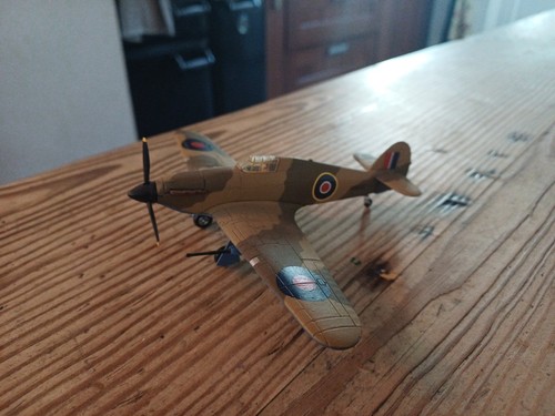 Corgi hurricane raf squadron - corgi,