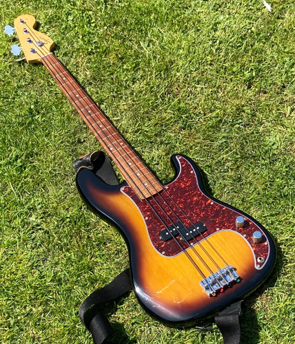 Squire bass - squire, (precision)