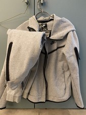 Men’s Grey Nike Tech Fleece