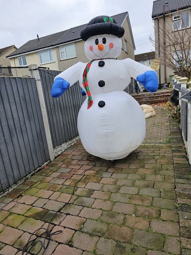 8ft gemmy inflatable snowman - 8ft,