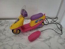 VINTAGE SINDY 1994 SURPRISE SCOOTER  battery operated 