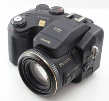 Fuji Fujifilm Finepix S7000 6.3mp Digital Bridge Camera 6x Zoom - Boxed w/acc...