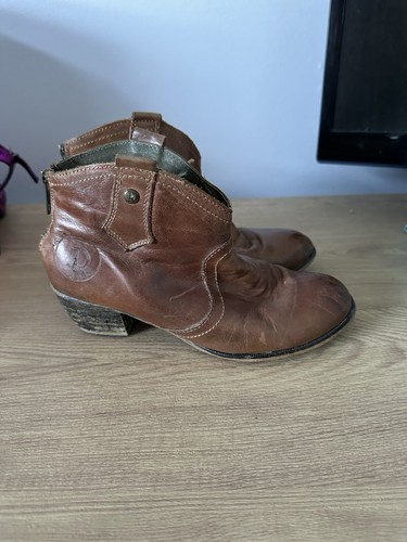 Red dead tan leather - red,
