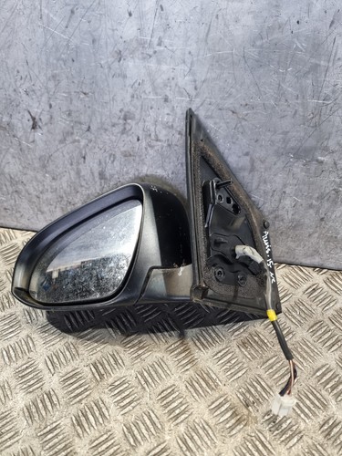Toyota auris estate - , wing