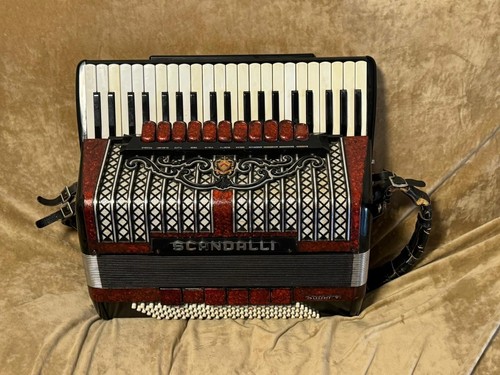 Scandals super piano - vi,