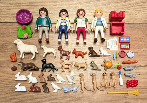 Bundle lot playmobil - vets, &