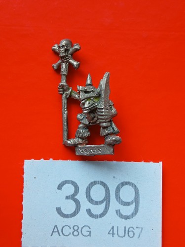Goblin standard bearer 40k - goblin,