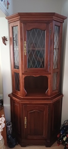 Lovely wooden corner display - wooden,