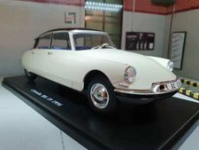 Citroen DS19 1956 White Cream DS 19 Diecast 1:24 Detailed Scale Model Car Salvat