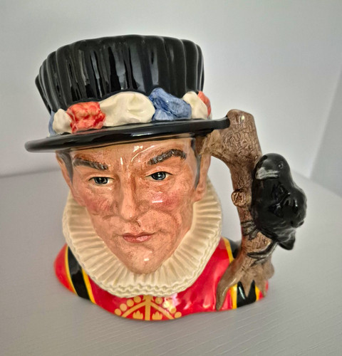 Royal doulton yeoman the - doulton, of