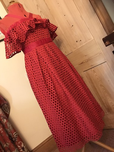 Stunning red off shoulder - stunning,