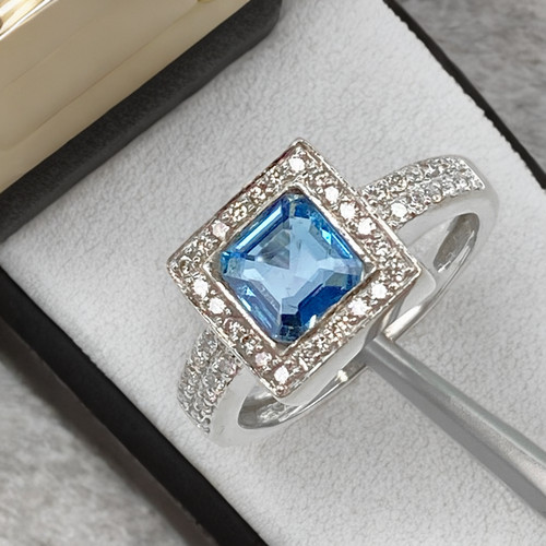 Aquamarine diamond ring 18ct - aquamarine,