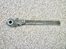 VINTAGE B.T.C JACK RATCHET HANDLE 3/8" SQUARE DRIVE   MADE IN ENGLAND
