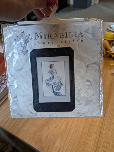 Mirabilia winter queen cross - mirabilia,