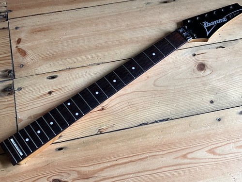 Ibanez joe satriani - satriani, js100
