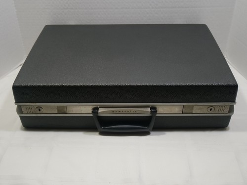 Samsonite hard shell - hard, black