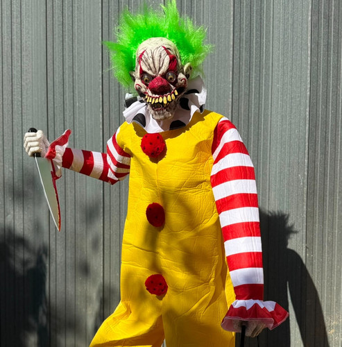 Scary animatronic killer clown - scary,